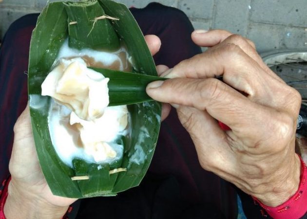 Kata Mereka Memberikan Plastik itu Bentuk Kesopanan